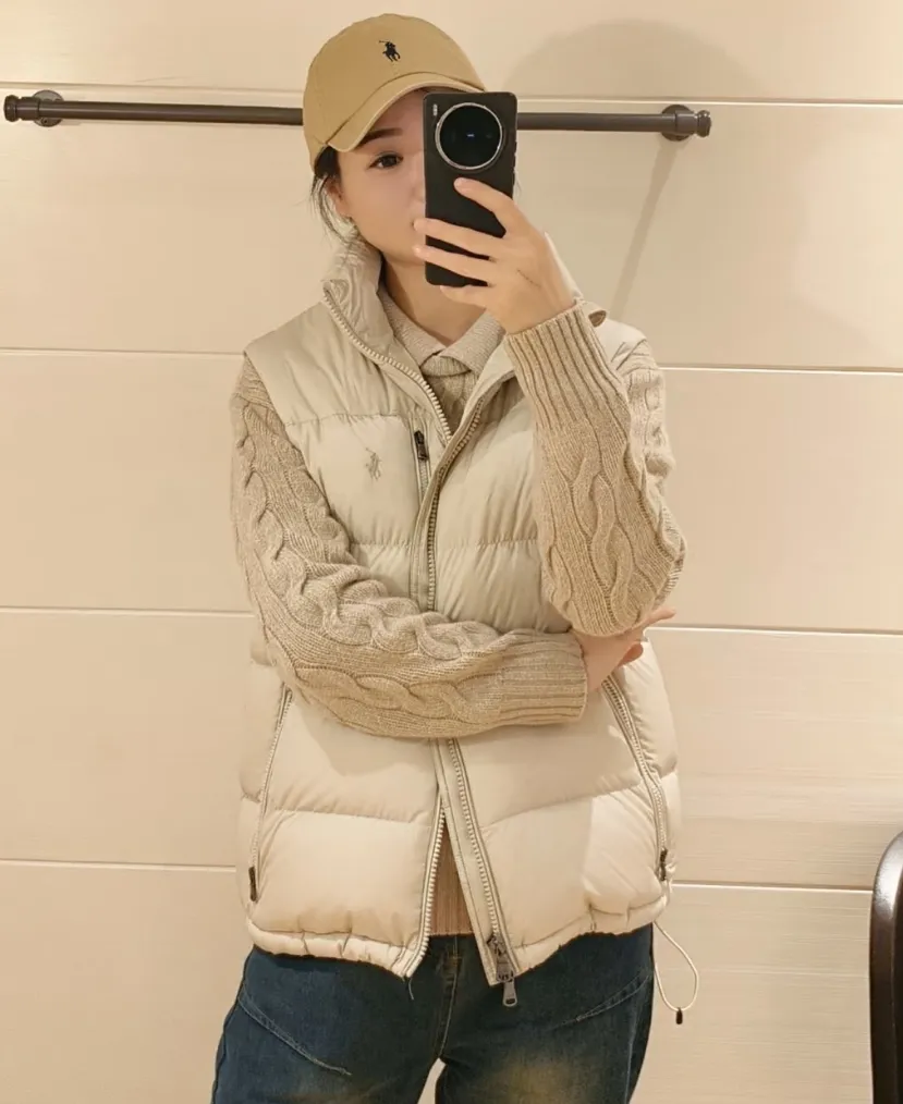25118 # Gray Apricot Consultation Picture P460